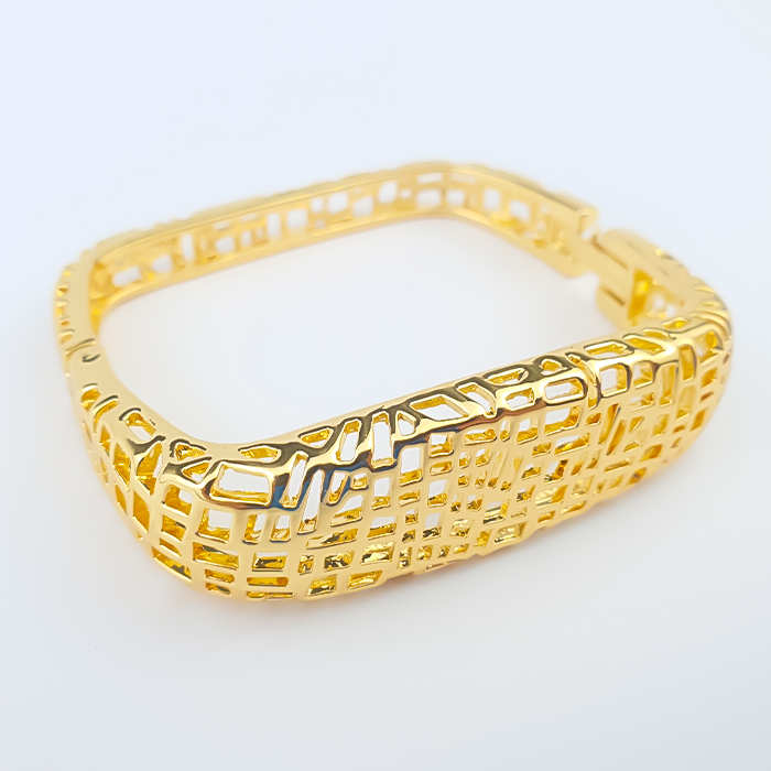 Bracelete Geométrico Vazado em dourado