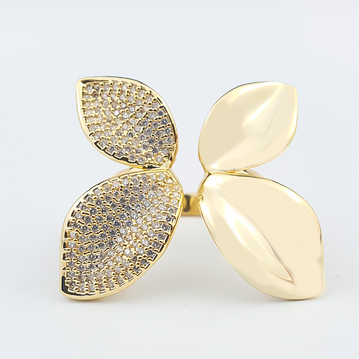 Anel Borboleta Dourado com Zircônias