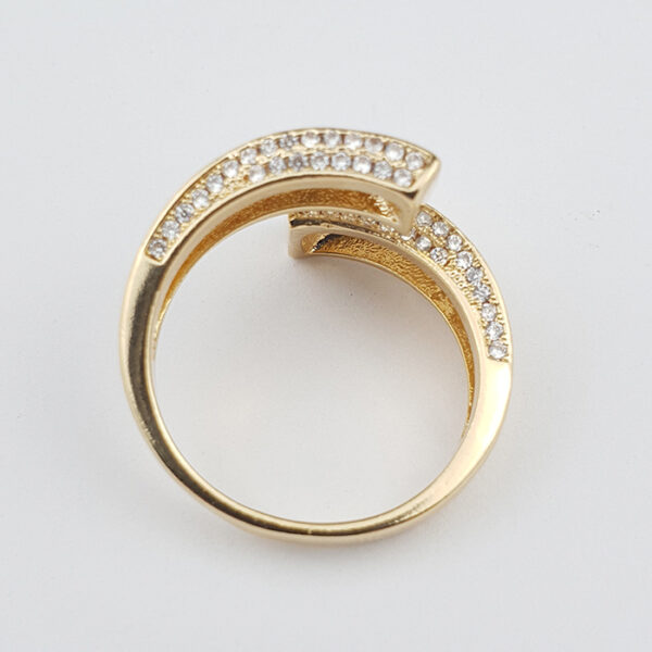 Anel Luiza Dourado com Zircônias - Imagem 4