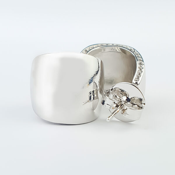 Brinco Ana Meia Argola com Zircônias - Imagem 3